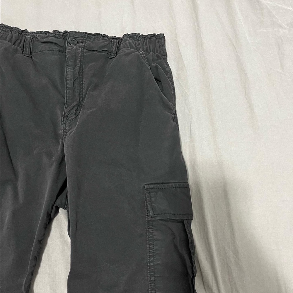 American Eagle Relaxed Mom Jogger Cargo pants